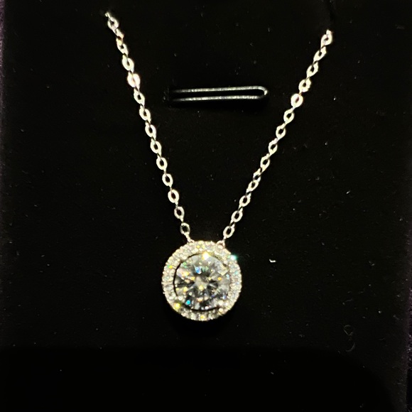 Brand New Moissanite Pendant Necklace 1CT 18K White Gold Plated Sterling Silver - Picture 3 of 11